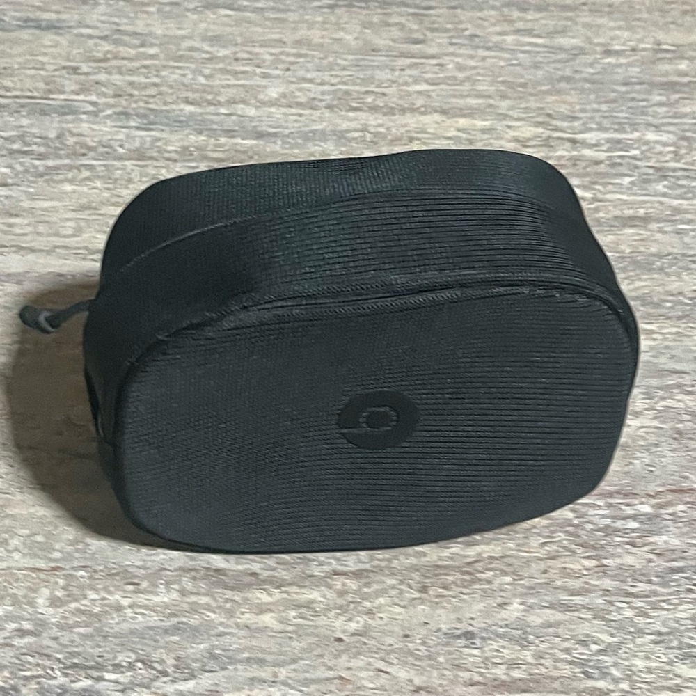 NWOT Beats by Dre Black Headphone Unisex Case Holder/ Bag